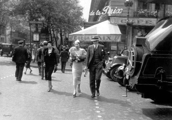 Le café de la Paix à Paris ...